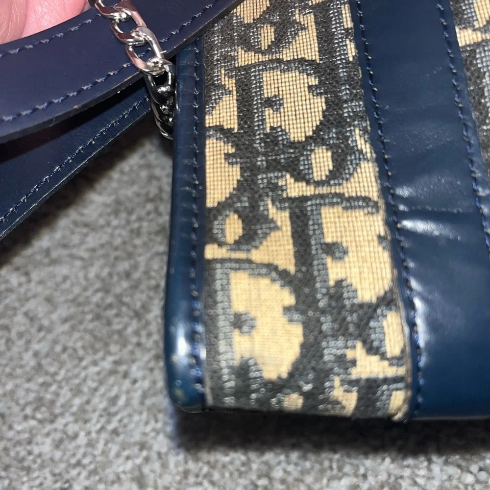 This is a vintage Christian Dior clutch/pouch signature navy Oblique monogram - Picture 10 of 14